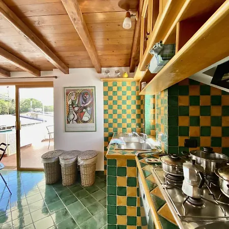 Holidaycasa Robert - Attico Vista Mare Apartment