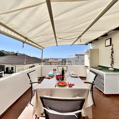Holidaycasa Robert - Attico Vista Mare
