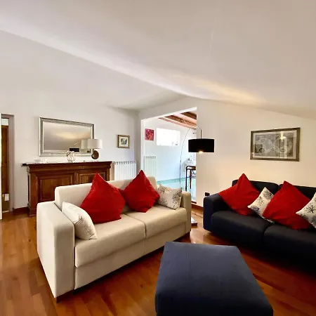 Holidaycasa Robert - Attico Vista Mare Apartment *