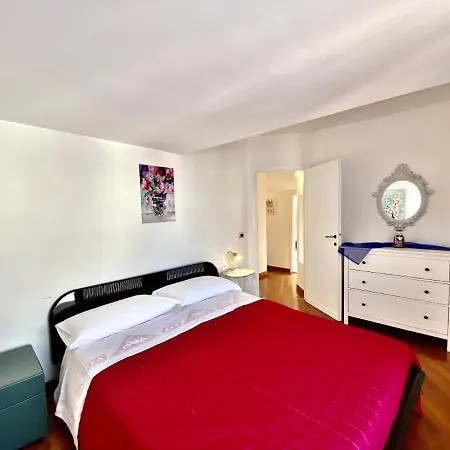 Holidaycasa Robert - Attico Vista Mare Apartment