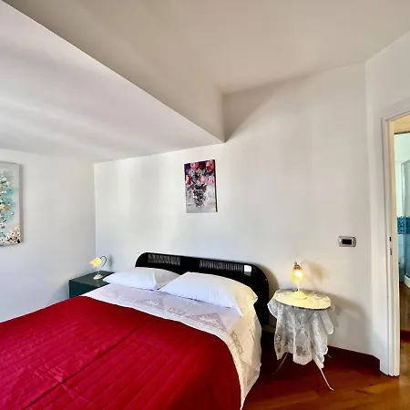 Apartment Holidaycasa Robert - Attico Vista Mare *